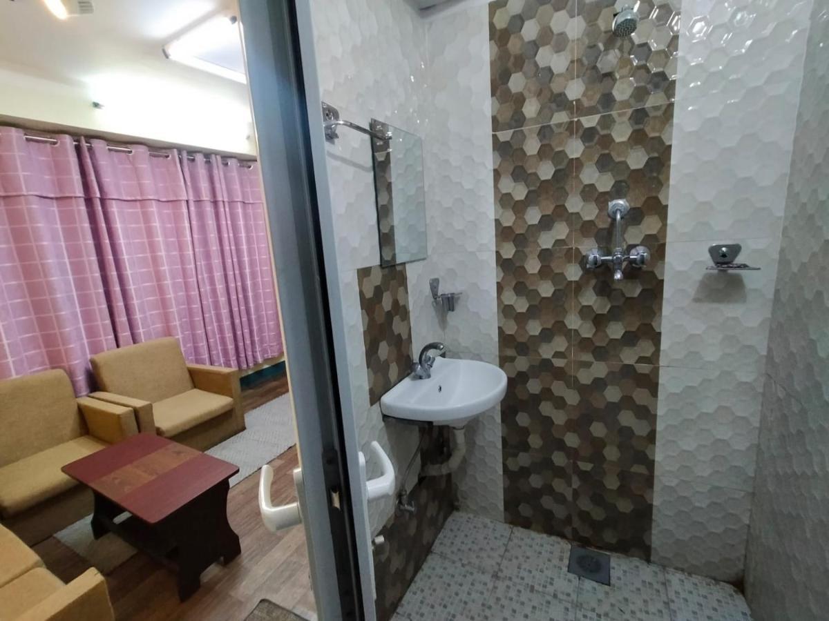 Hotel Pristine Катманду Екстериор снимка