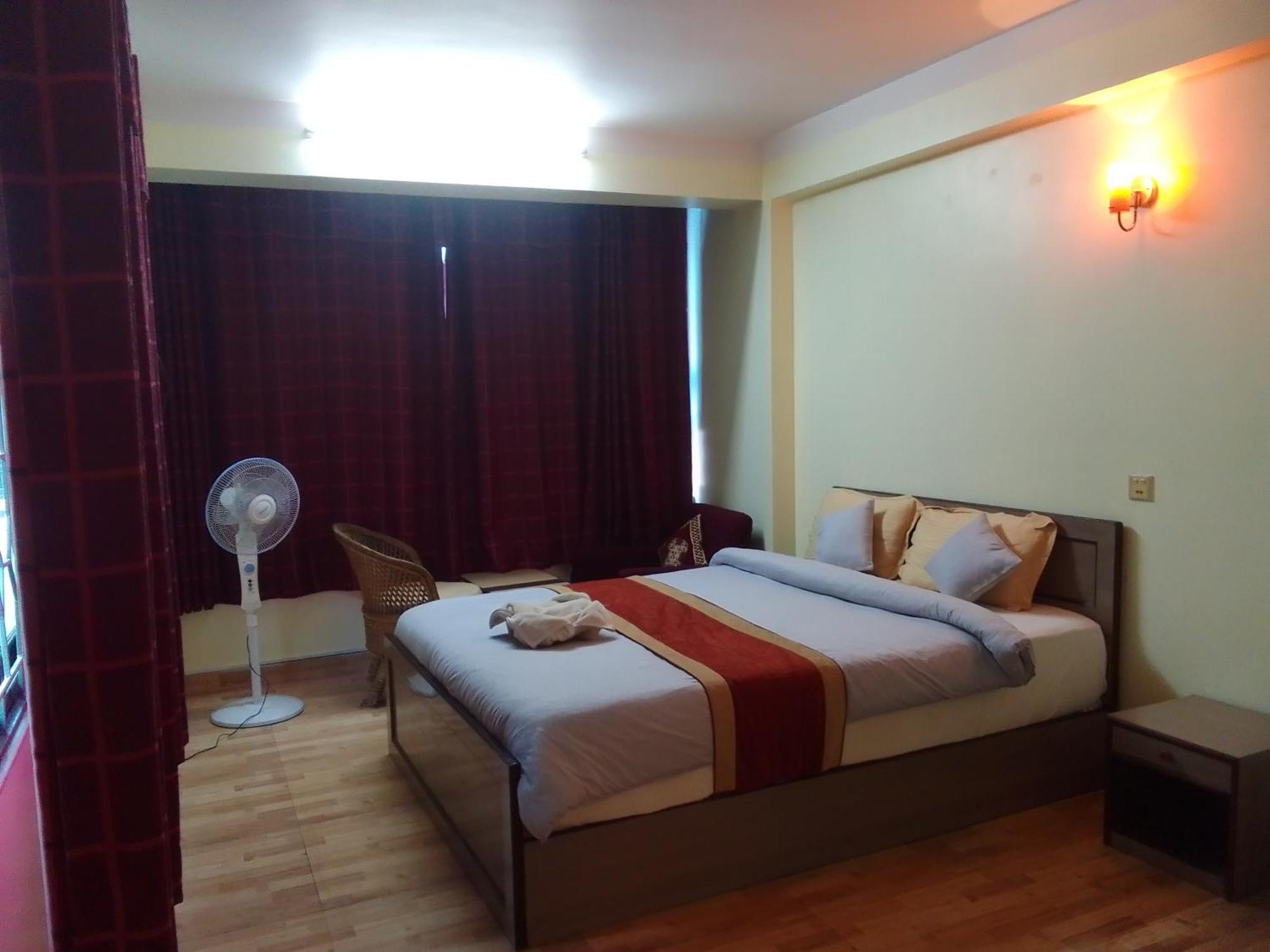 Hotel Pristine Катманду Екстериор снимка