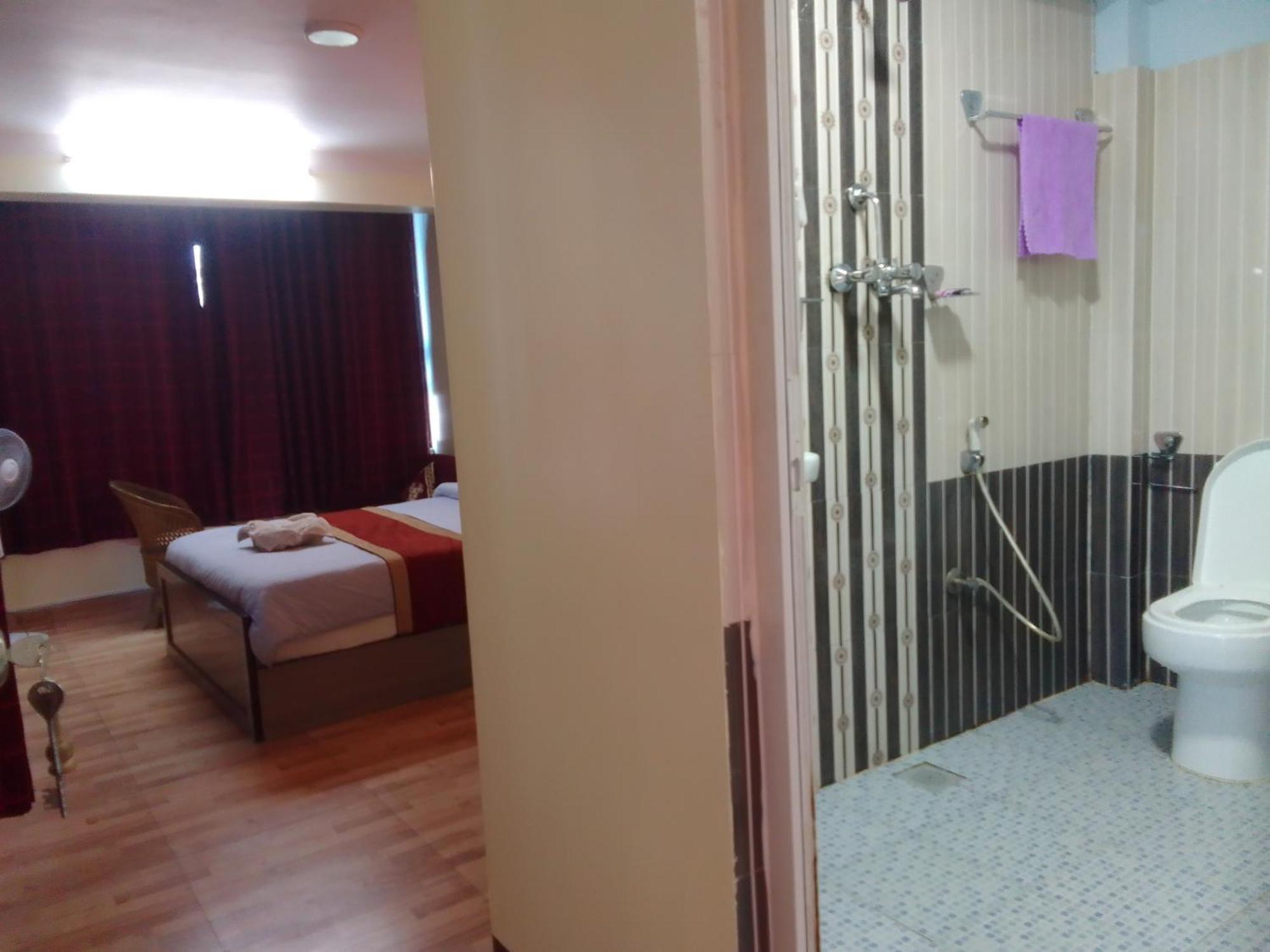 Hotel Pristine Катманду Екстериор снимка