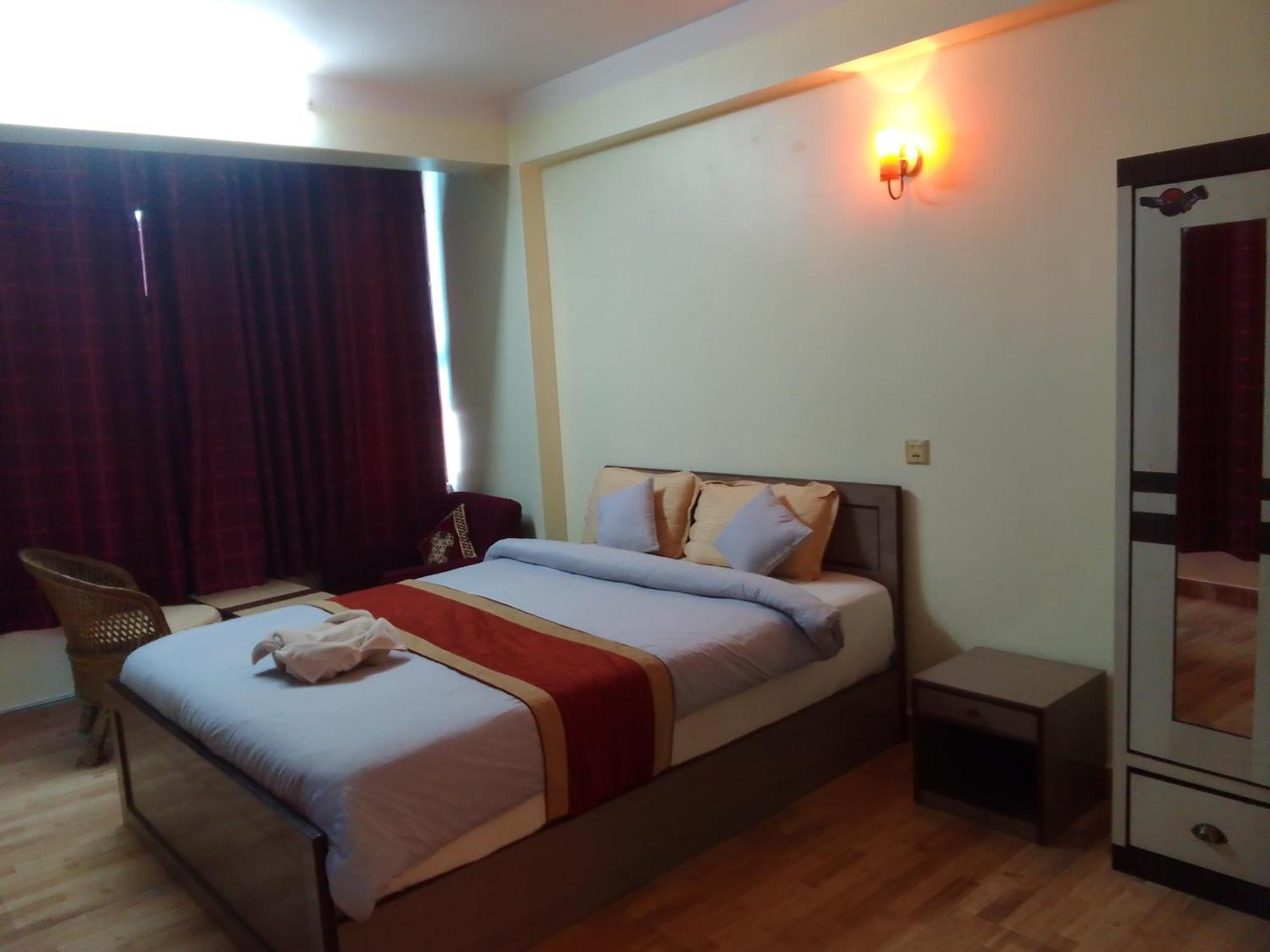 Hotel Pristine Катманду Екстериор снимка