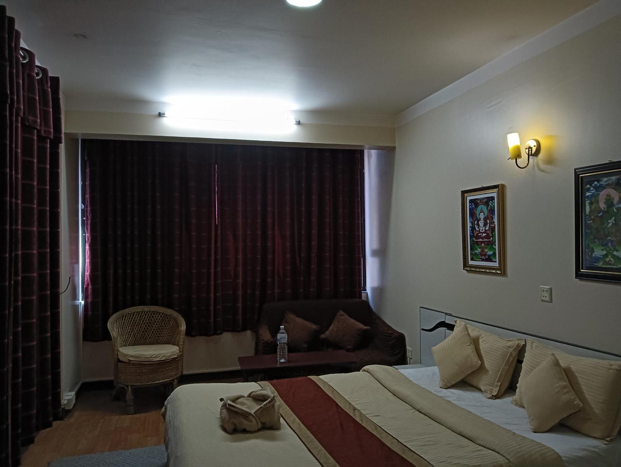 Hotel Pristine Катманду Екстериор снимка