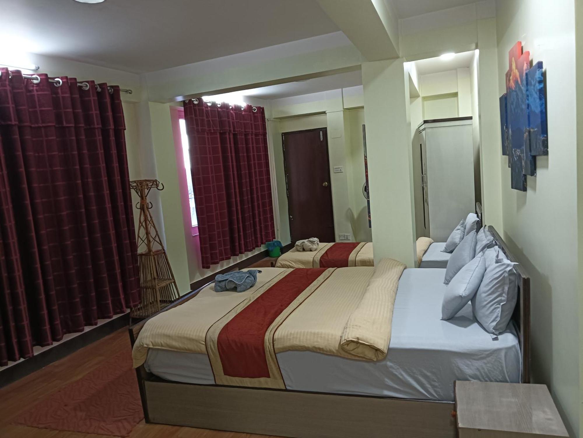Hotel Pristine Катманду Стая снимка