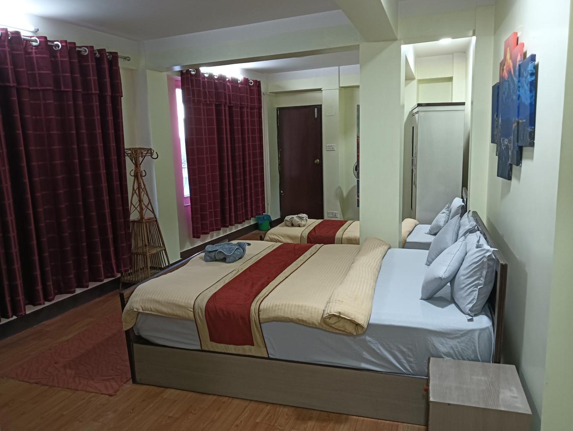 Hotel Pristine Катманду Екстериор снимка
