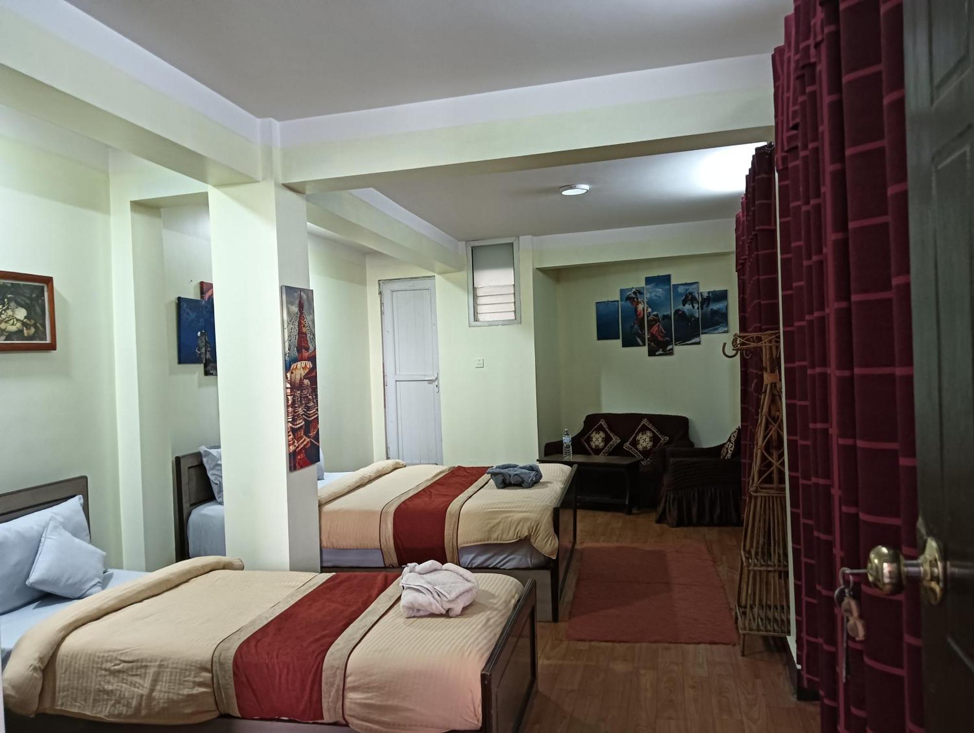 Hotel Pristine Катманду Екстериор снимка