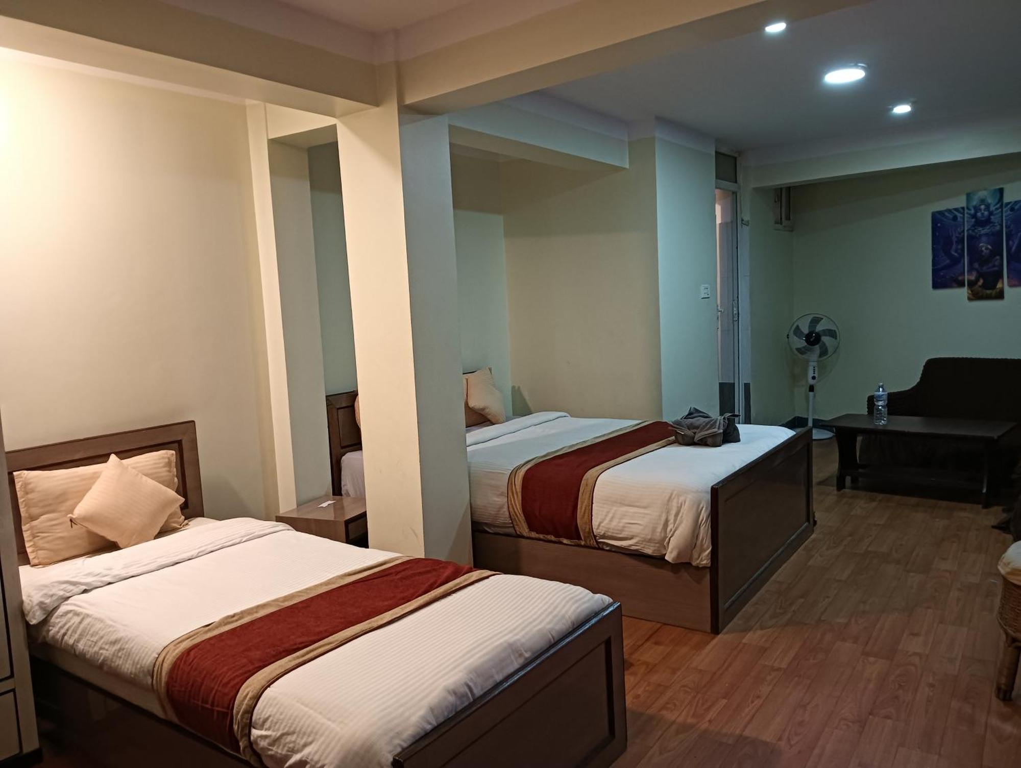 Hotel Pristine Катманду Стая снимка