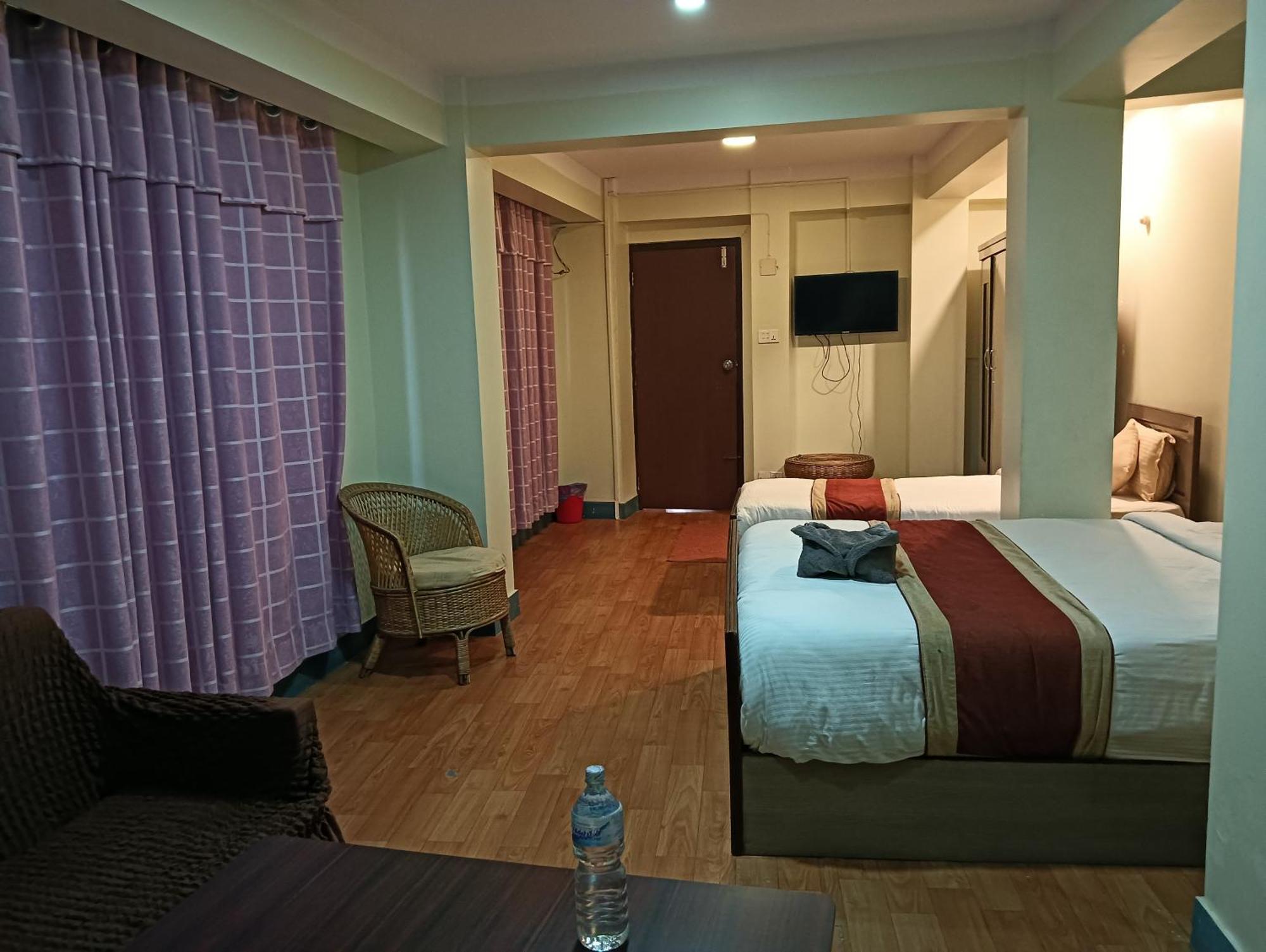 Hotel Pristine Катманду Стая снимка