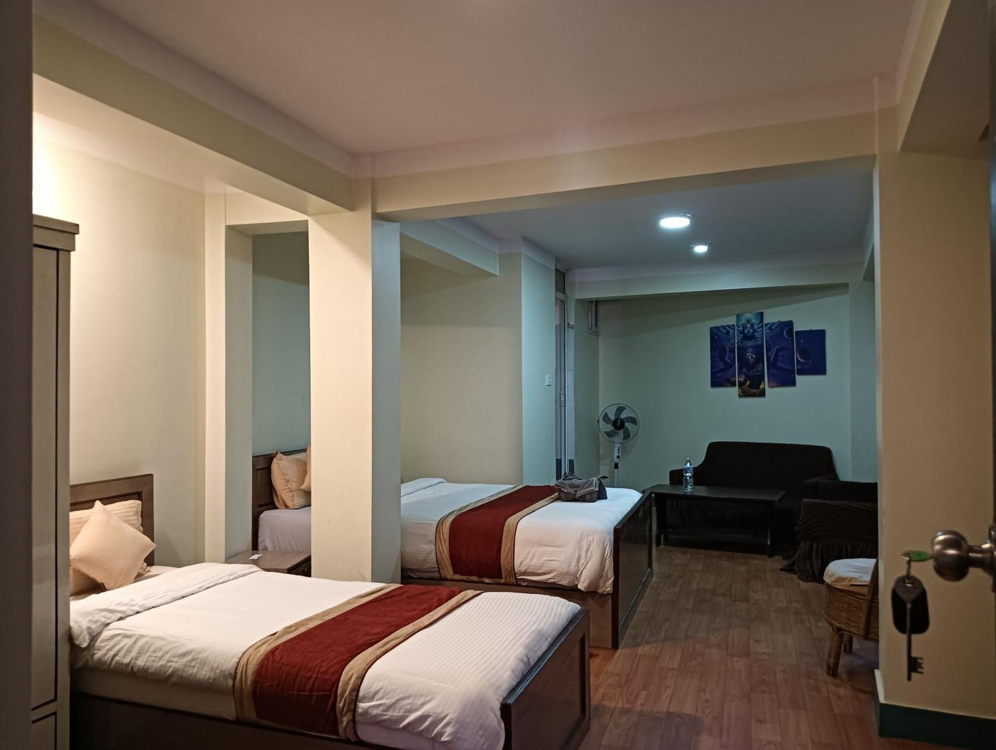Hotel Pristine Катманду Стая снимка