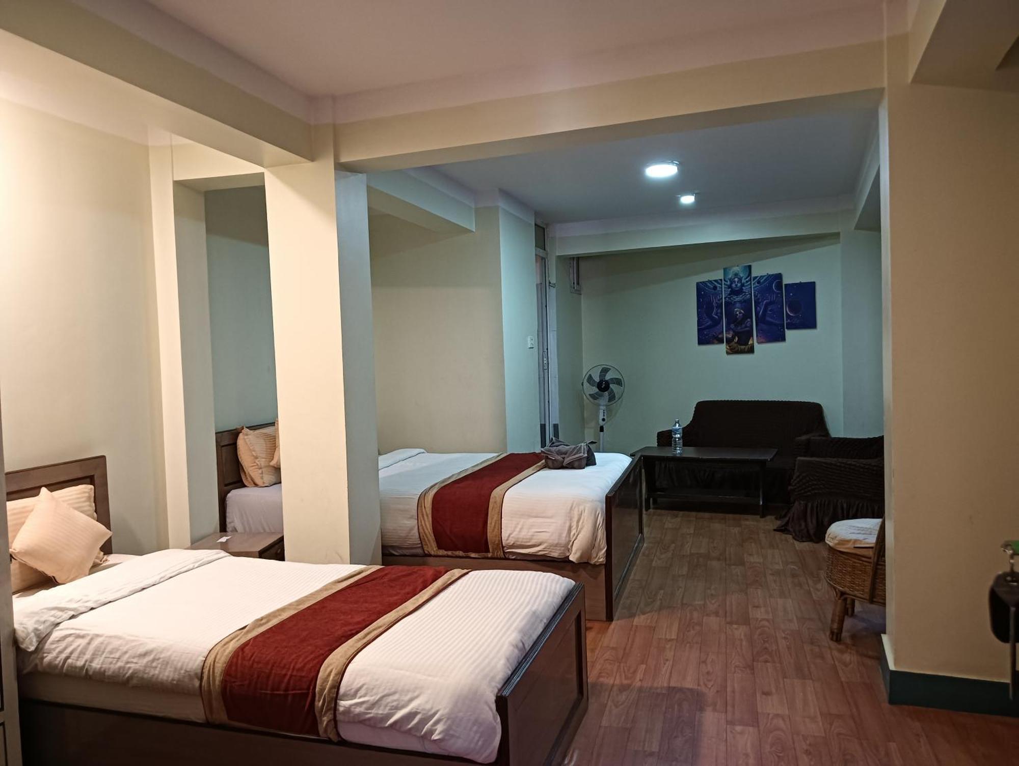 Hotel Pristine Катманду Екстериор снимка